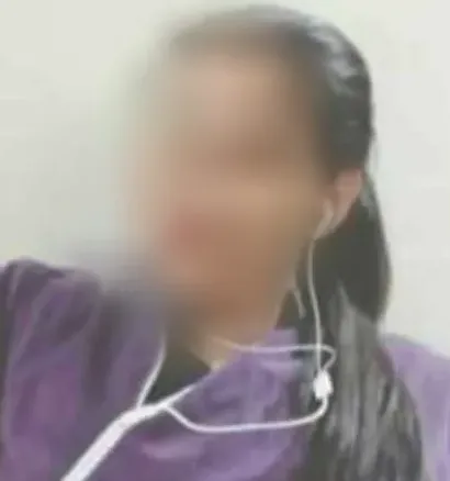 Claudia, 39