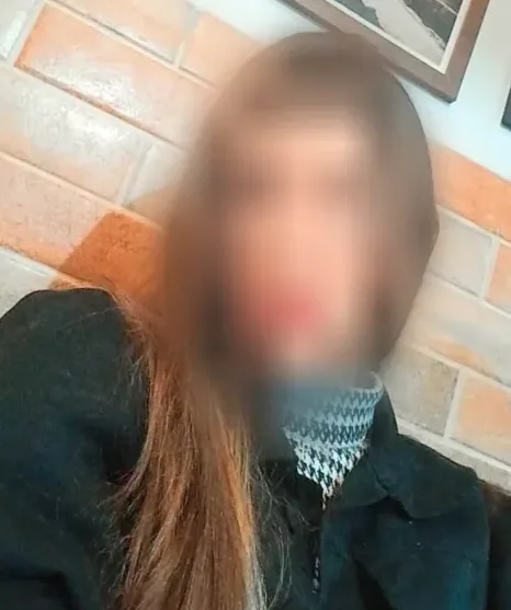 Ela, 25