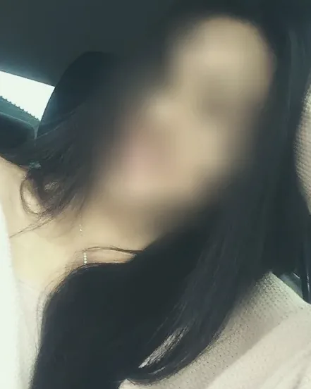 Emily, 34