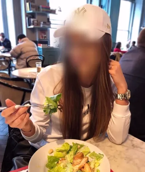 Helena, 32