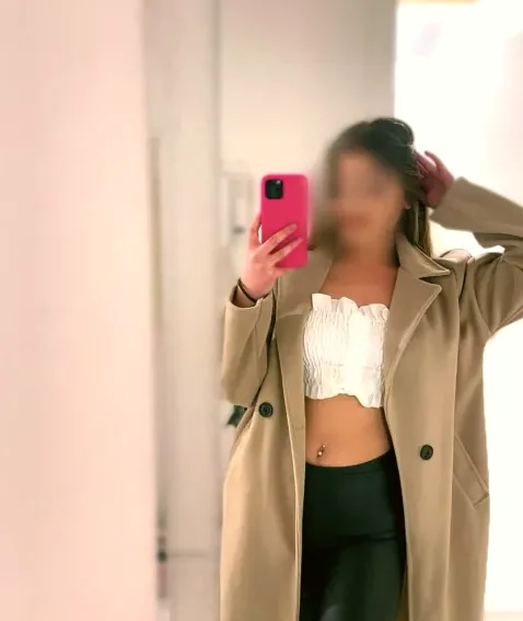 Isabell, 19
