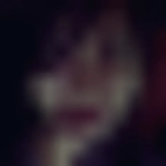 Josephine, 30