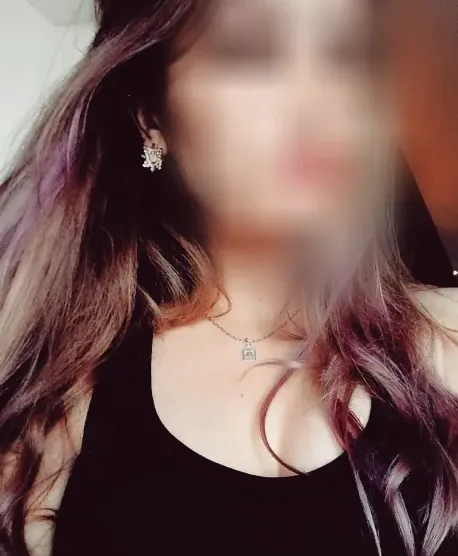 Lotta, 32