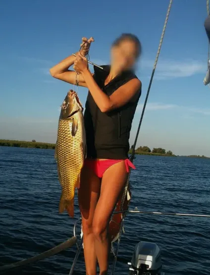 Melanie, 39