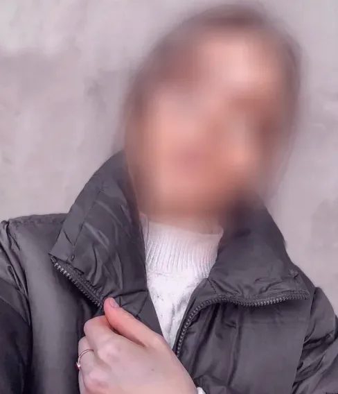 Neele, 23