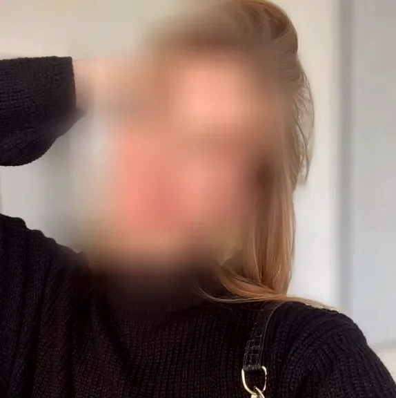 Pauline, 26