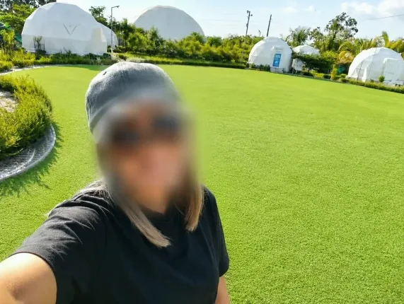 Pia, 35