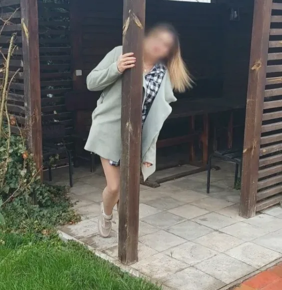 Stefanie, 26