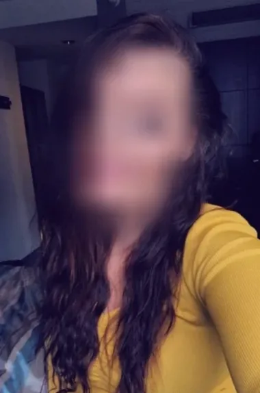 Vanessa, 35