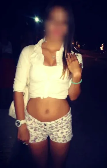 Viktoria, 27